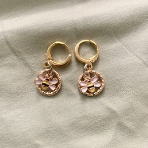 Bee earrings handmade